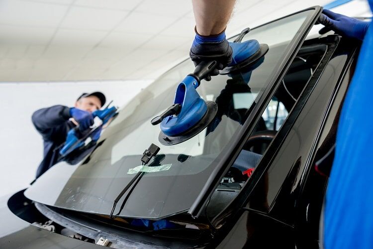 OEM vs Aftermarket Windshields OEM vs. Aftermarket Windshields